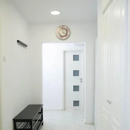 Apartament Elegant & Central Complet Utiliat Self Check-In-3